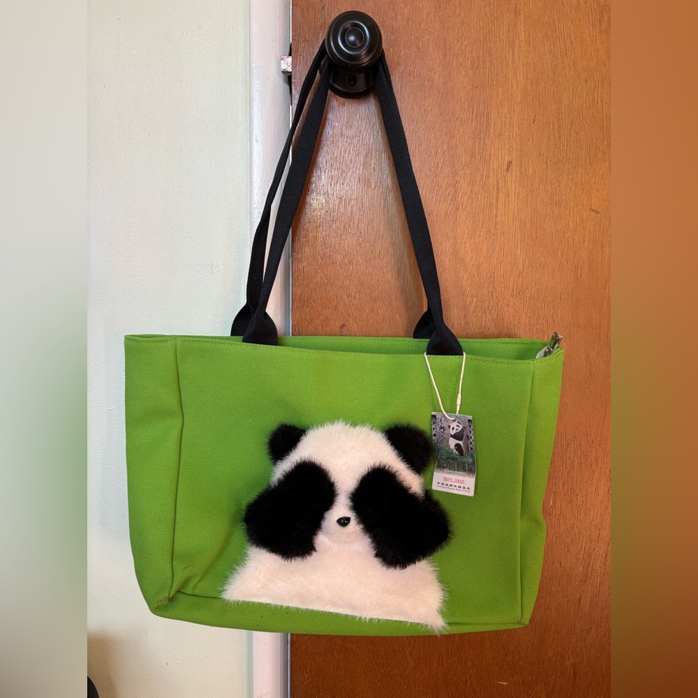 Panda tote with magnetic hands